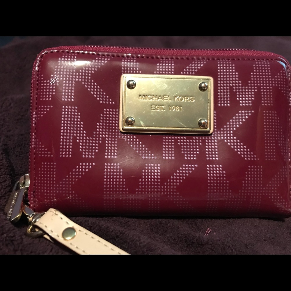 Price drop‼️Michael kors wristlet